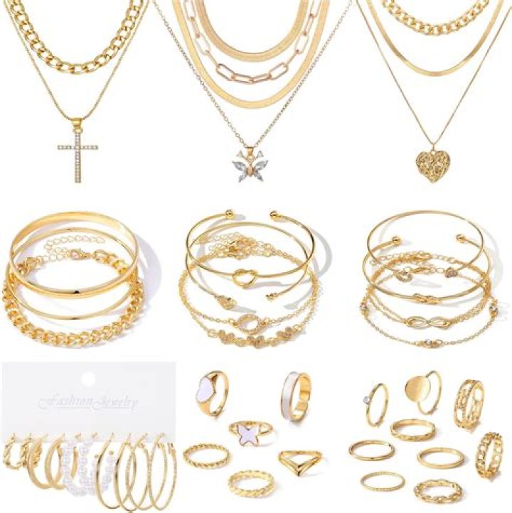 Elegant gold accessories jewelry set